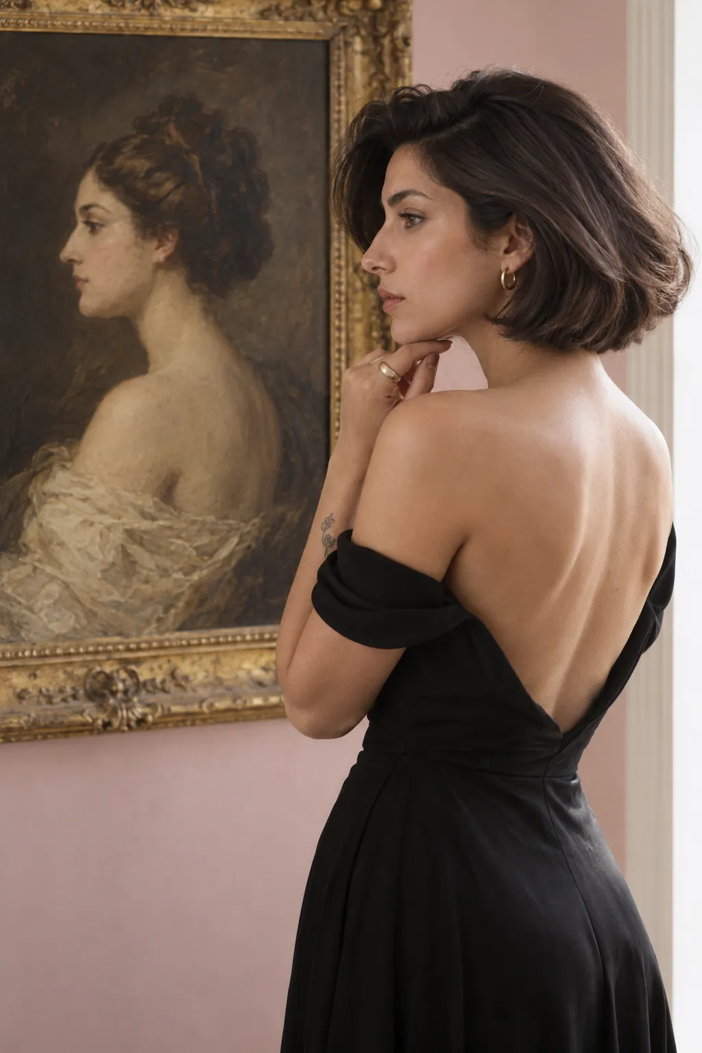 Vintage inspired Italian bob with a voluminous side part